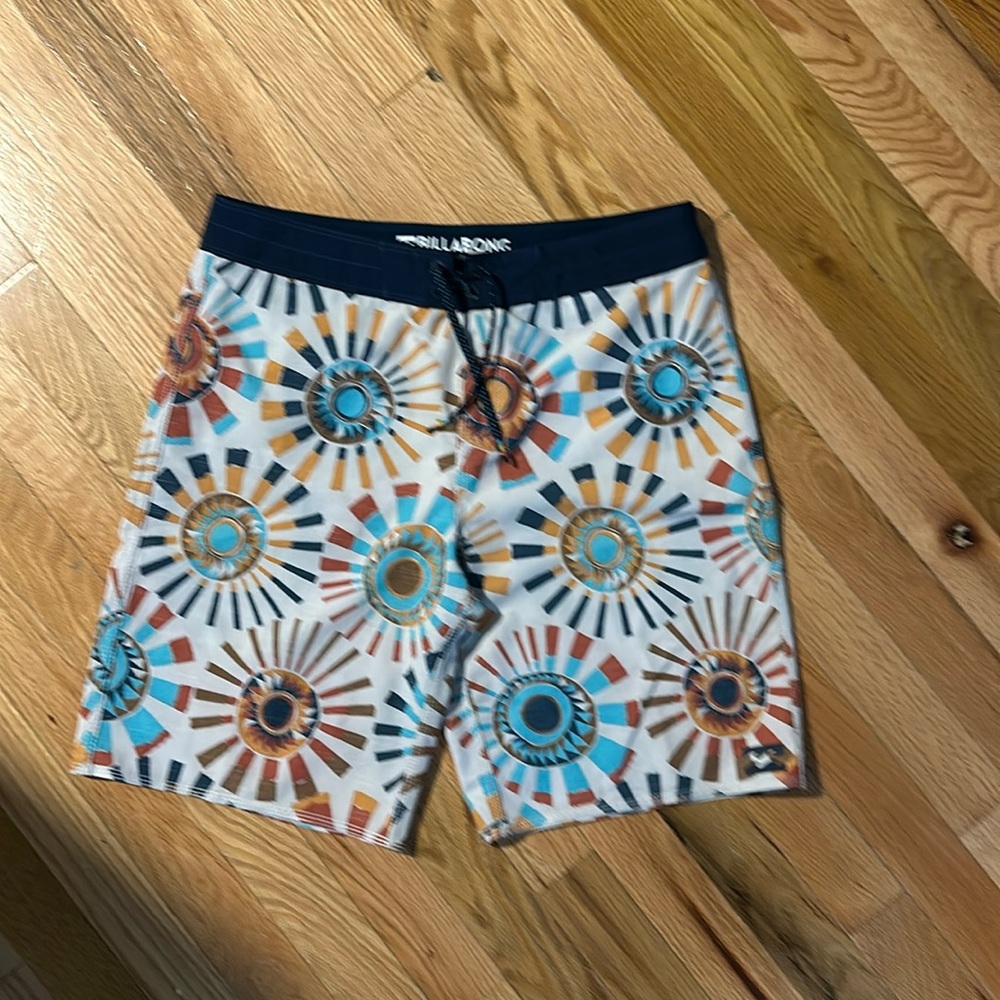 Billabong PlatinumX Sunday board shorts size 30